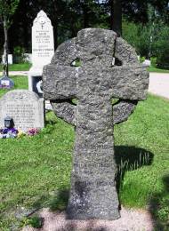 Keltisk kors på kirkegården