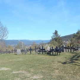 Jernkors sør for kirkene