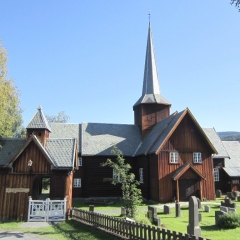Kirke og kirkegårdsportal