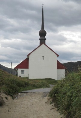 Kirken sett fra stranden