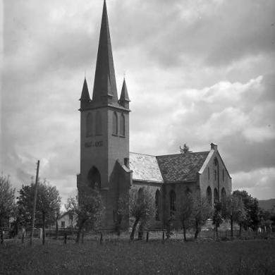 Fiskum kirke 1902–1940
