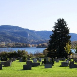 Fiskum kirkegård