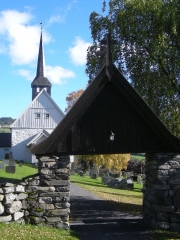 Kirkegårdsportal i vest