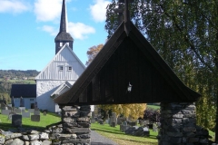 Kirkegårdsportal i vest