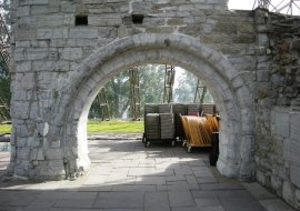 Inngang til søndre tårnrom