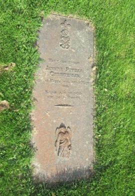 Gravhelle på kirkegården