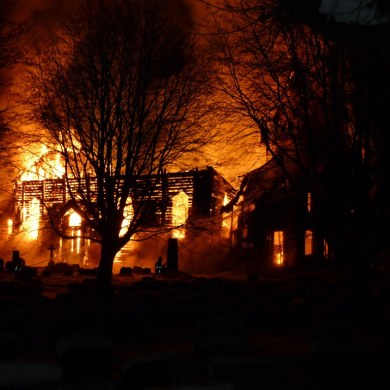 Hønefoss kirke i brann