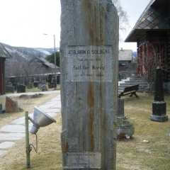 Krigsminnesmerke på kirkegården