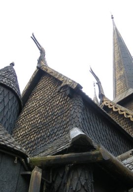 Skråblikk på stavkirken