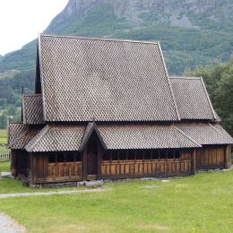 Øye stavkirke