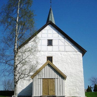 Skoger gamle kirke