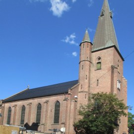 Veiarbeid rundt kirken