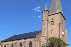 Veiarbeid rundt kirken