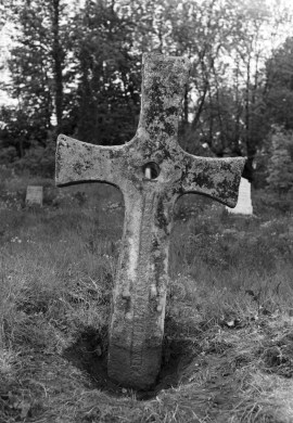 Steinkors på Svanøy