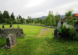 Mot søndre kirkegårdsdel